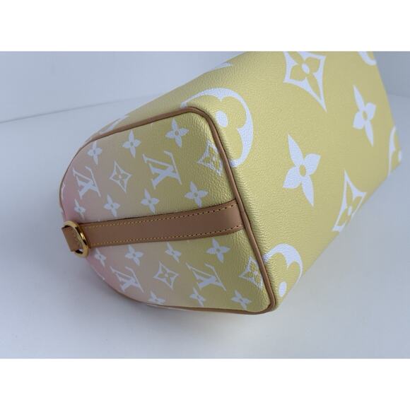 Louis Vuitton Monogram Giant By The Pool Speedy Bandouliere 25 Light Pink C-6 - Picture 8 of 16